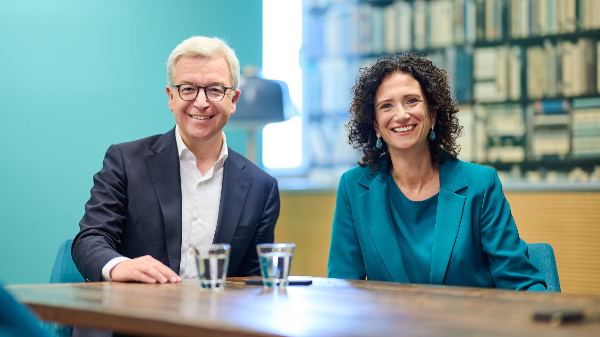 Raiffeisen-Holding NÖ-Wien Geschäftsleitung Michael Höllerer und Claudia Süssenbacher
